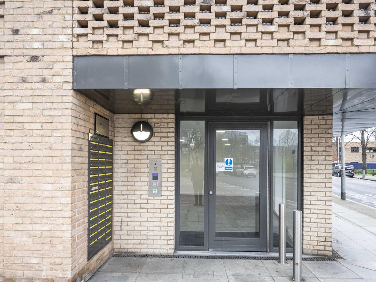 London Apartment Near Tower Bridge And Tube Pass The Keys Exterior foto